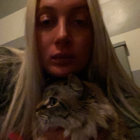 Meet your Posher, Sarah - Picture 1 of 1